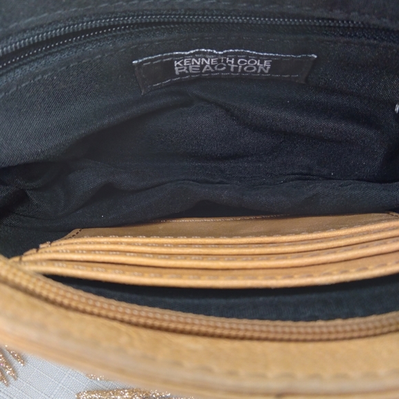 Kenneth Cole Reaction tan wristlet clutch - Picture 5 of 6